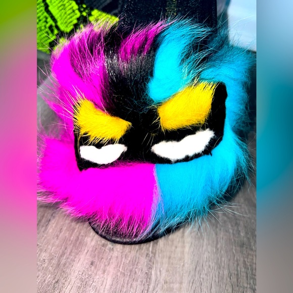 Cape Robbin  “Mochi” - Picture 2 of 3